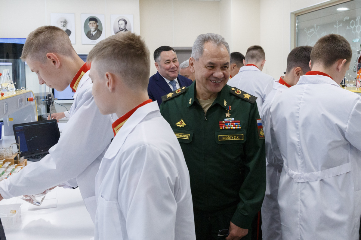 Министр обороны РФ проверил организацию учебы в Тверской Военной академии ВКО