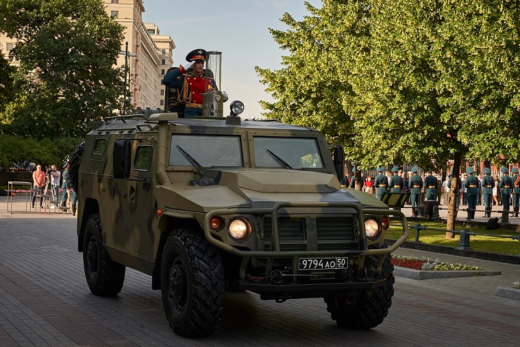 Частицу Вечного огня с Могилы Неизвестного солдата доставили в Главный храм ВС РФ