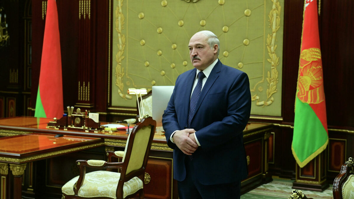 Лукашенко заявил, что закрытие границы с Белоруссией лишит Польшу связи с Востоком