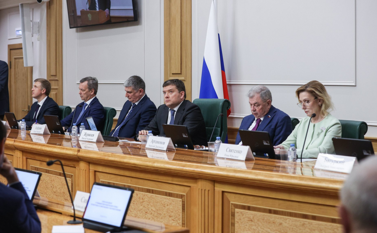 Вячеслав Калинин отметил важность встречи главы Росалкогольтабакконтроля с сенаторами