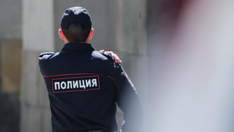 Полицейские в Красногорске задержали подозреваемого в краже аккумулятора