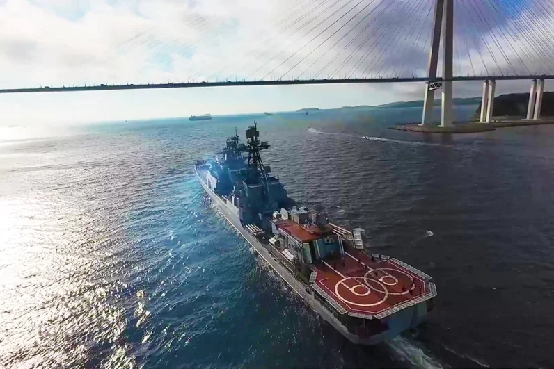 Владимир Путин принял участие в самых масштабных учениях на море за три десятилетия