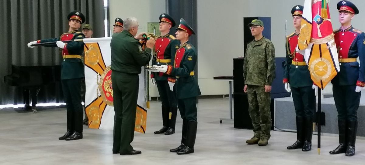 На Самбекских высотах трем мотострелковым соединениям ЮВО вручены ордена Суворова