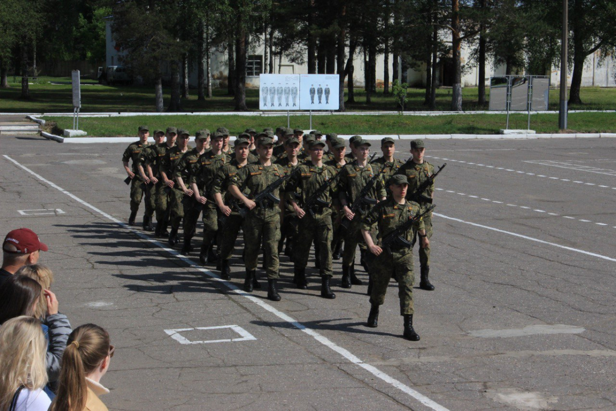 Студенты военного учебного центра СПбГУ приведены к Военной присяге в одной из воинских частей в Ленинградской области