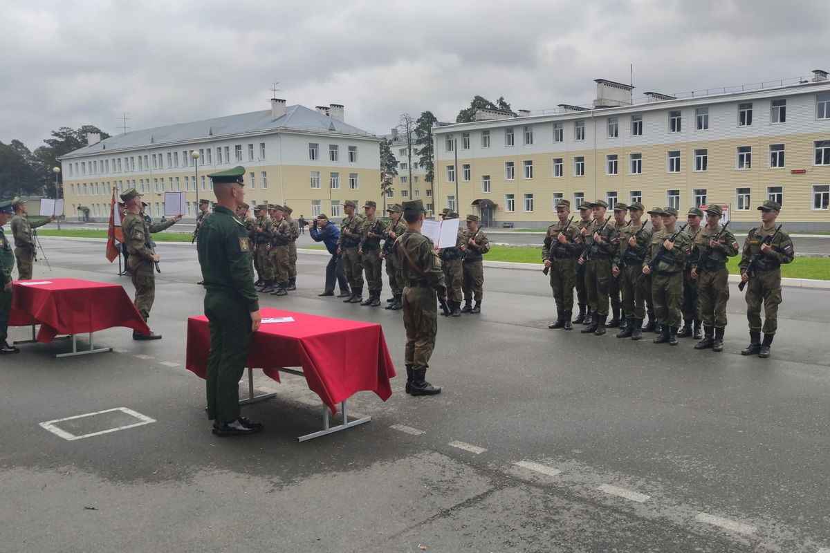 Мотострелков ЦВО привели к Военной присяге в день 84-й годовщины со дня образования полка