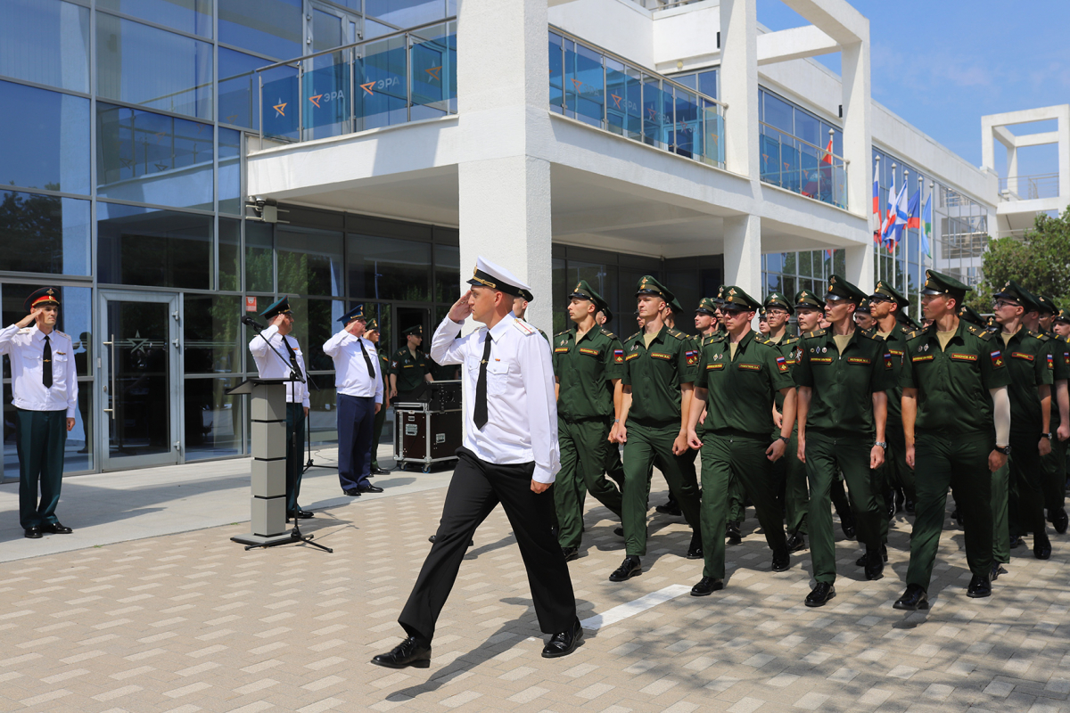 Новобранцы технополиса «ЭРА» приняли военную присягу
