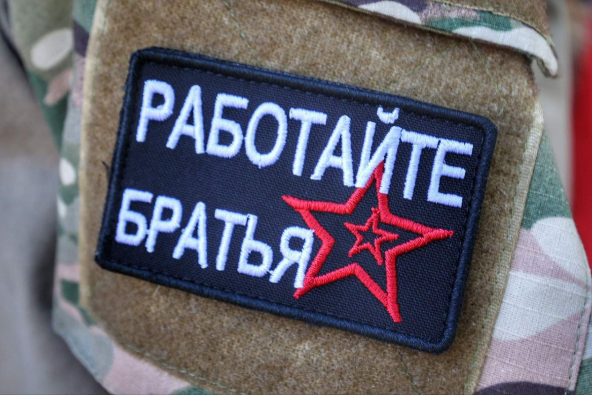 Вячеслав Калинин приобрёл для раненого бойца современное кресло-коляску