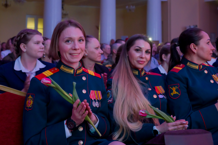 Звёзды эстрады поздравили женщин с наступающим Международным женским днём в ЦДРА